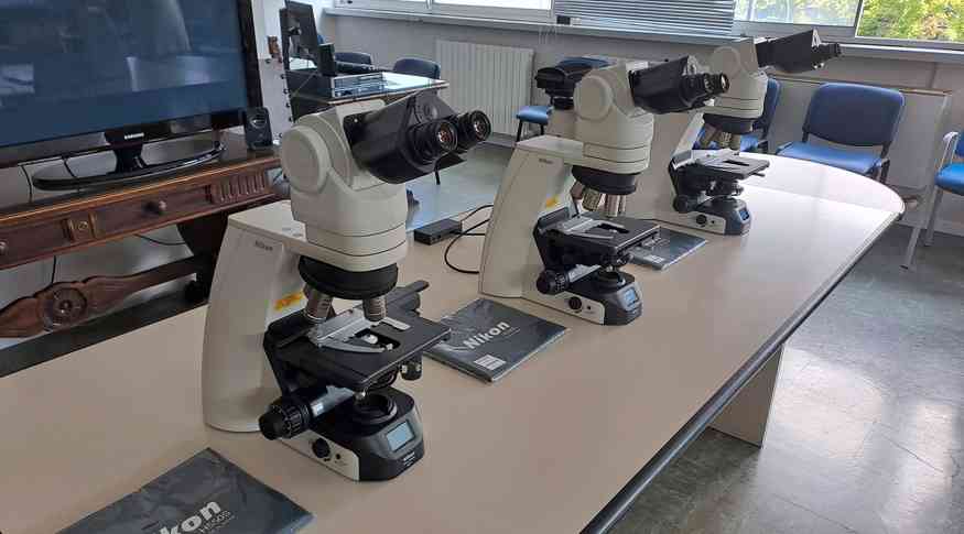 Donazione Microscopio (1)